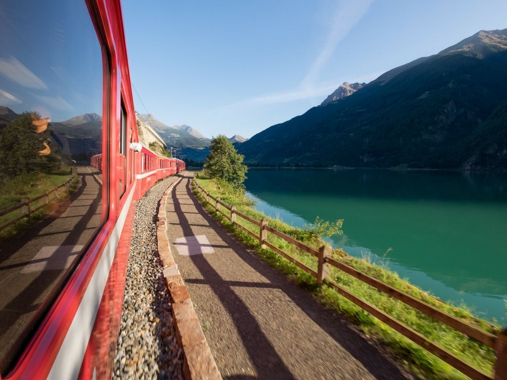 trenino rosso lago poschiavo